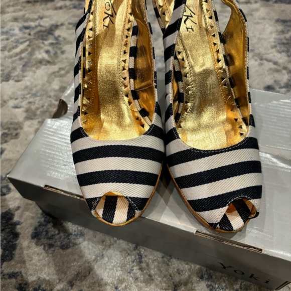 Yoki blue & white striped peep toe heel. - Picture 14 of 14